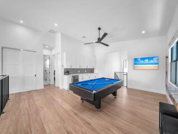 Luxury retreat in Naples - 4-Bedroom Home with Private Pool